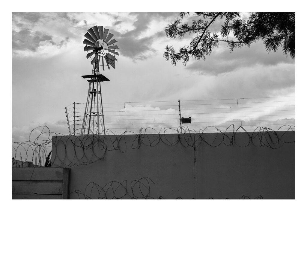 Windhoek-Suburbia_Windmill