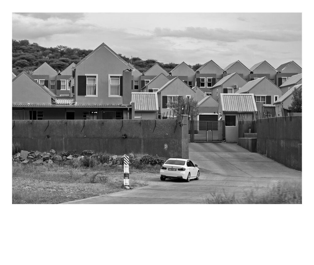 Windhoek-Suburbia_a