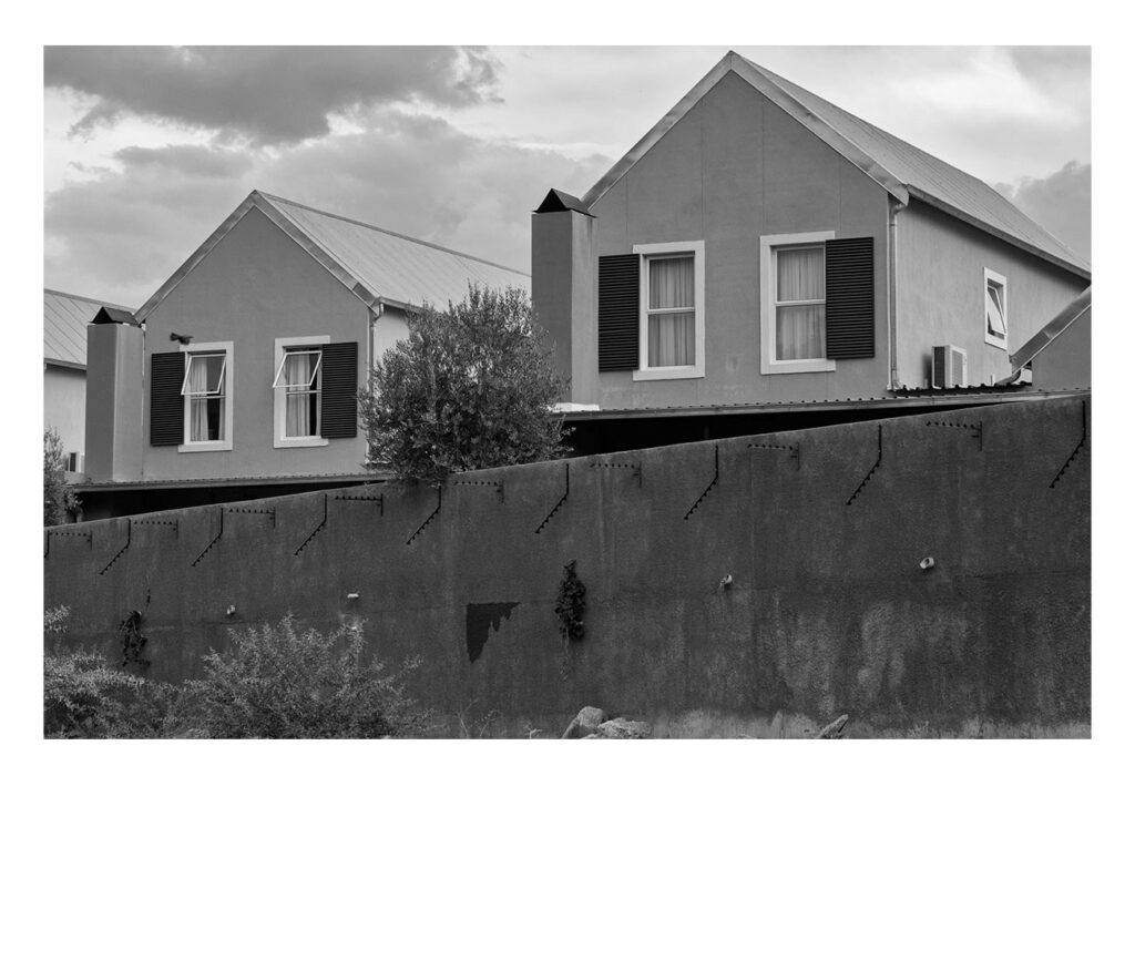 Windhoek-Suburbia_b