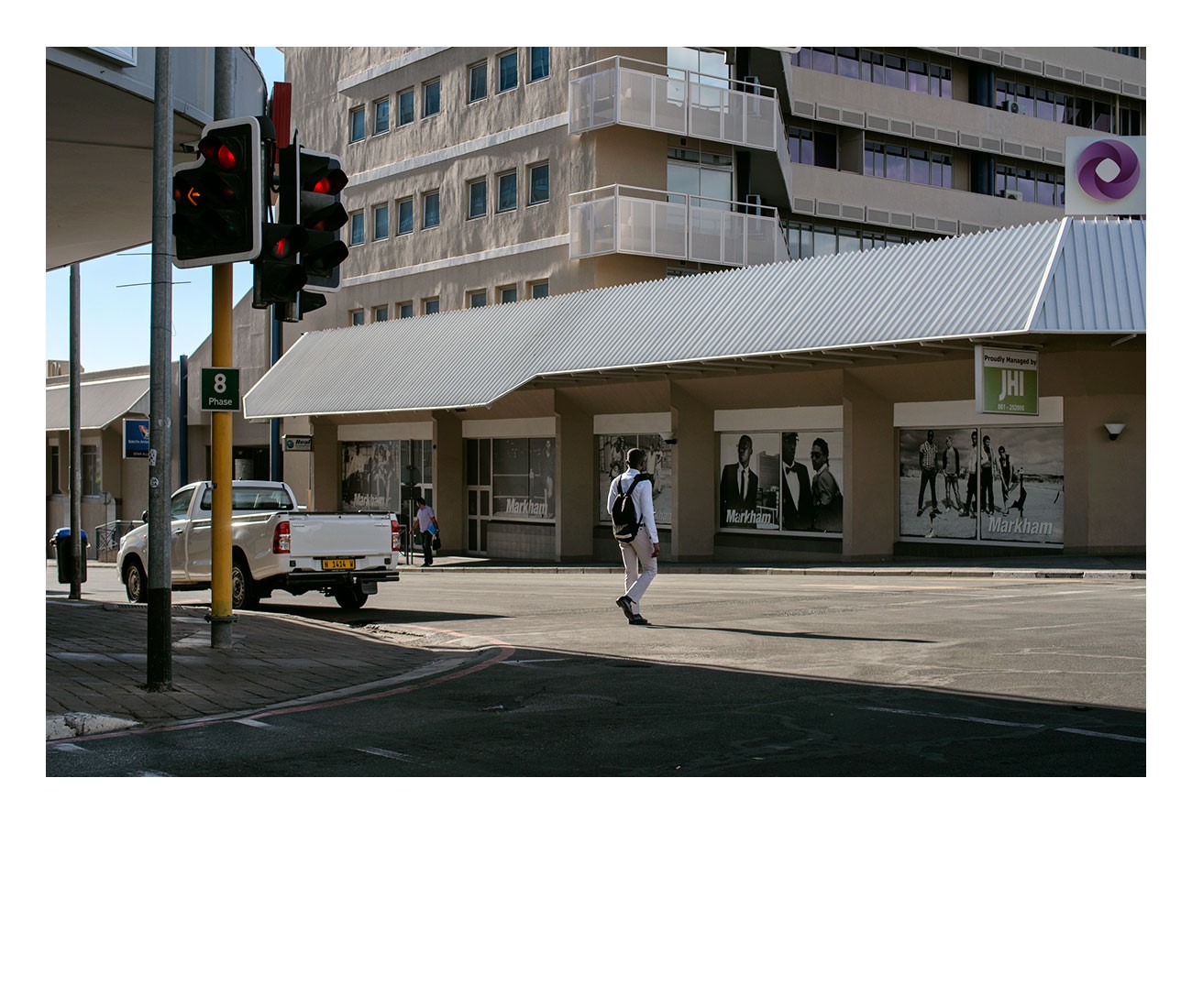 Windhoek_Waiting-at-the-traffic-light