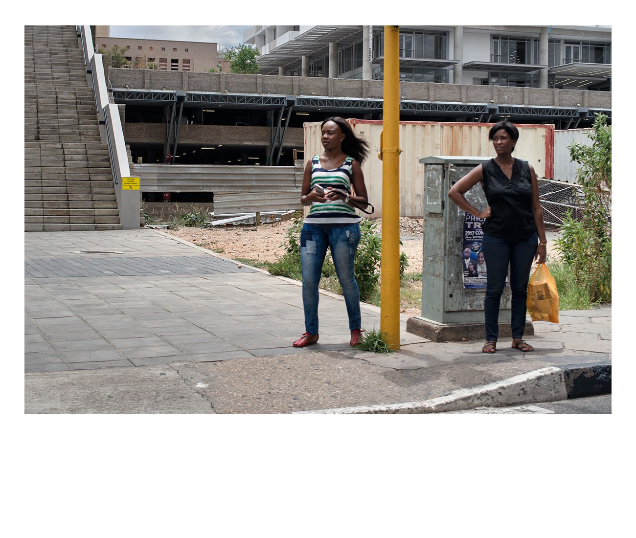 Windhoek_Womans-are-waiting-at-the-traffic-light
